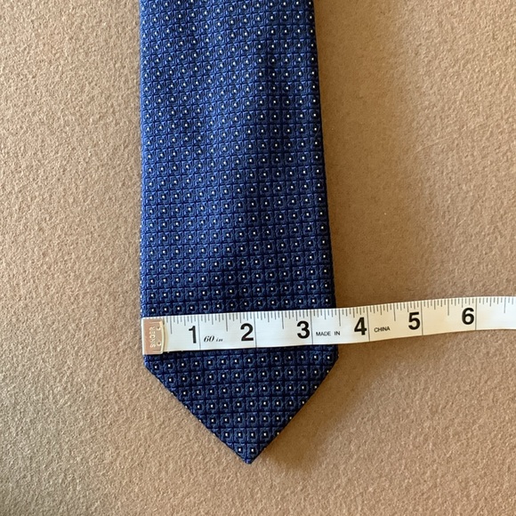 VALENTINO MENS BLUE SILK TIE - Picture 5 of 7
